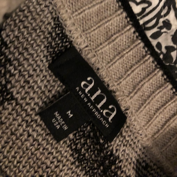 🐾 Animal Print Sweater🖤 - Picture 3 of 5